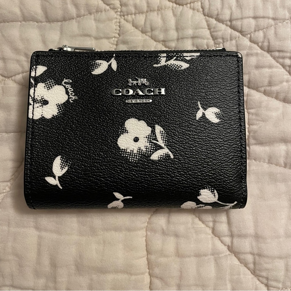 Coach bifold wallet NWT